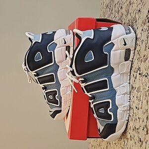 Nike Uptempo